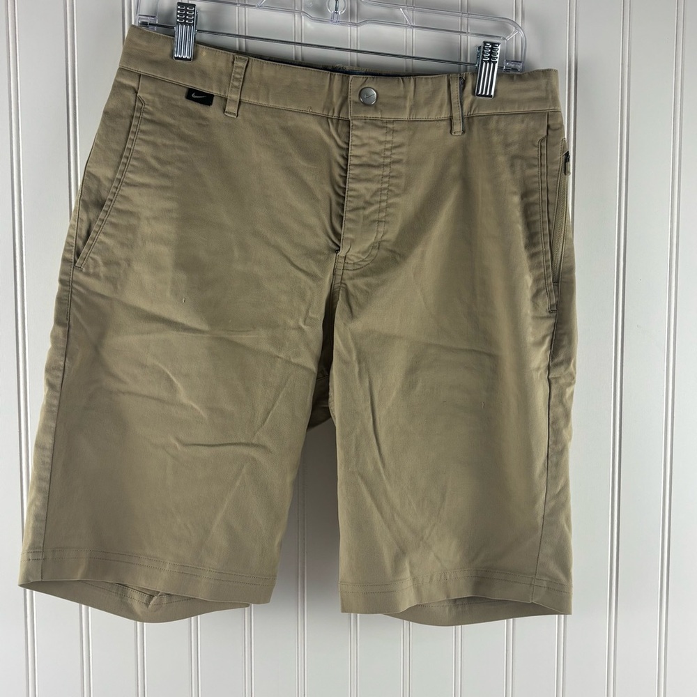 Nike Golf Shorts Men’s Size 30 Tan Modern Fit‎ Performance Dri-Fit Stretch Chino
